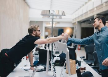 How Red Hat OpenShift on AWS (ROSA) accelerates enterprise modernization initiatives on cloud, delivering business application innovation