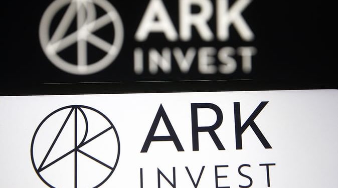 Ark Invest Acquires Coinbase Shares despite SEC Allegations